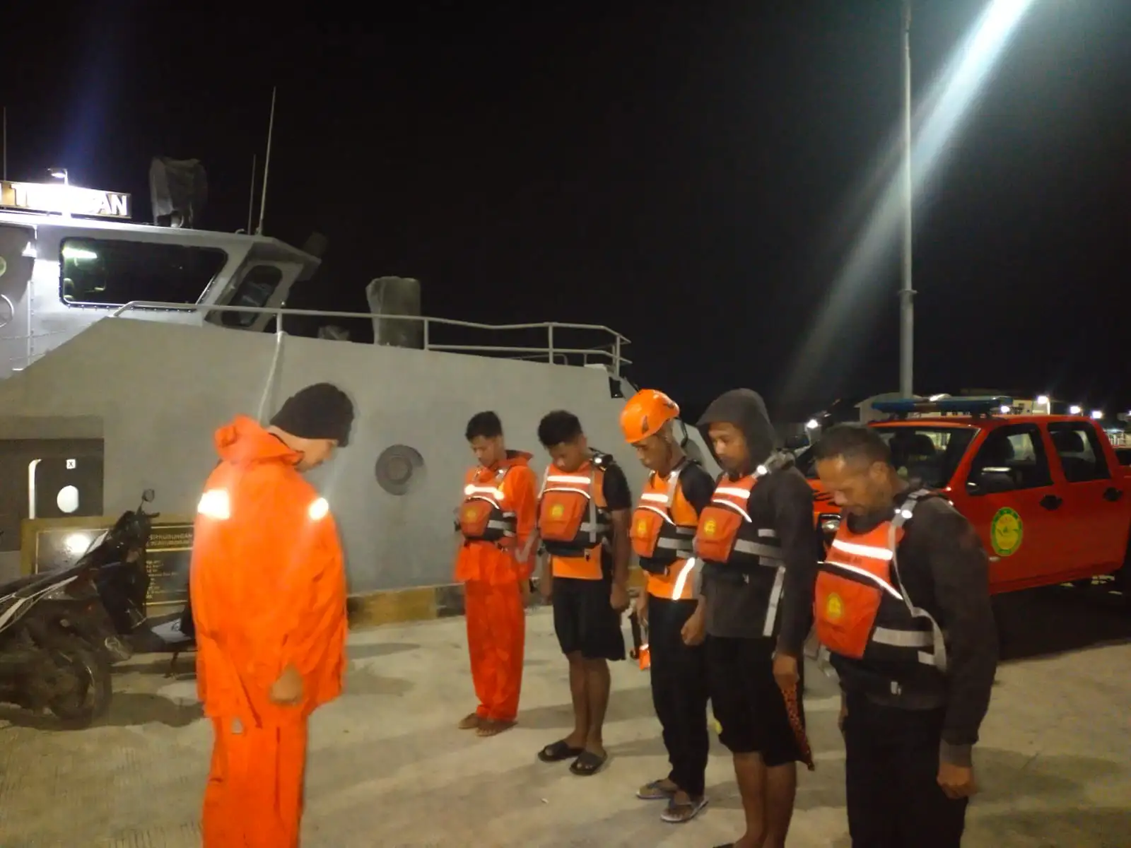Alami mati mesin dan terombang-ambing, tiga orang warga Kepulauan Aru berhasil diselamatkan 